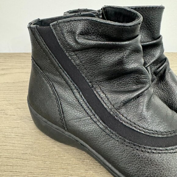 CLARKS Short Black Booties - Size 6.5 - Picture 2 of 9